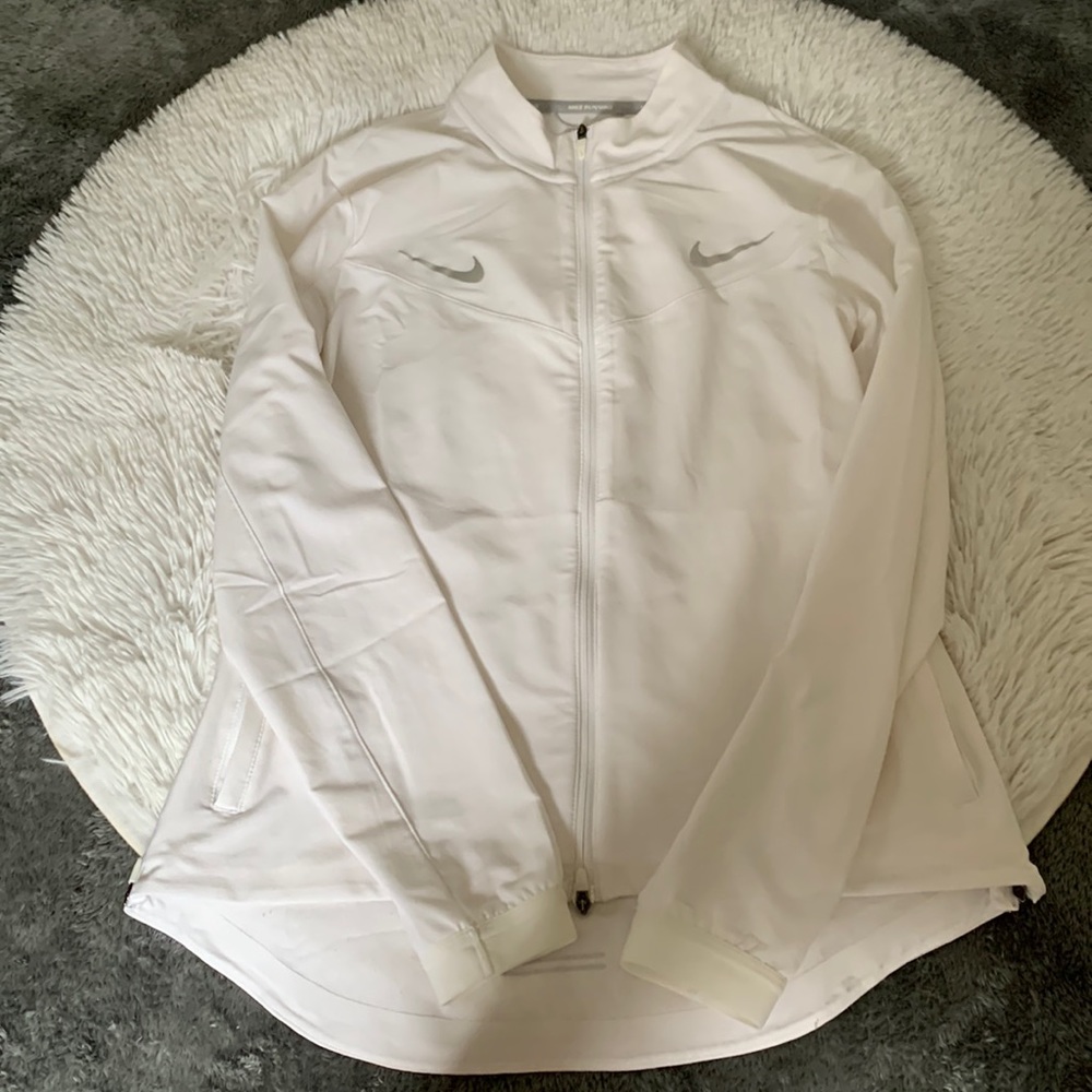 RARELY WORN NIKE ZIP UP!! s